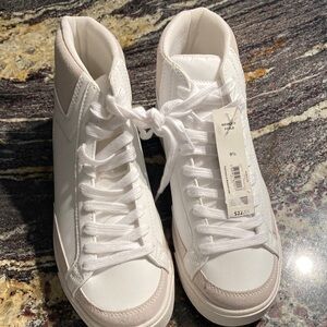 NEW No Boundaries White High-Top Sneakers